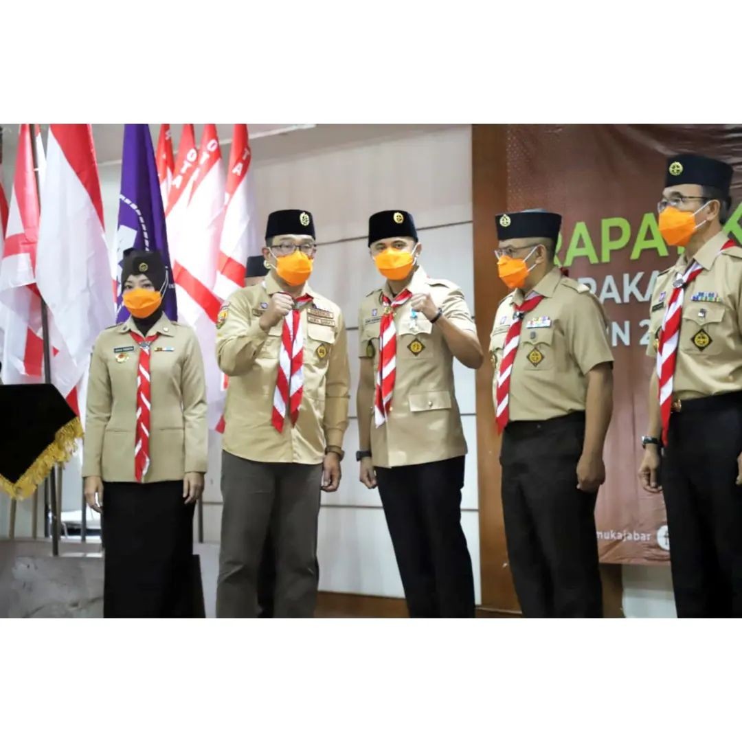 >Plt. Bupati Bandung Barat Hengki Kurniawan menerima penghargaan Lencana Pancawarsa Pramuka